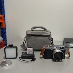 Fujifilm X100S compactcamera met tas en accessoires